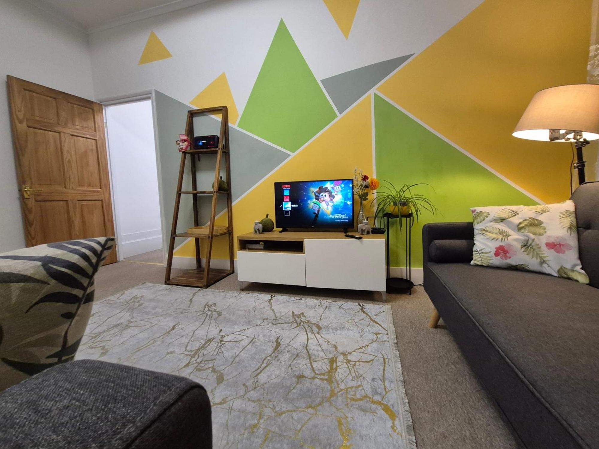 Stylish And Bright Flat In London N8 Turnpike Lane - Piccadilly Line Apartment Exterior photo